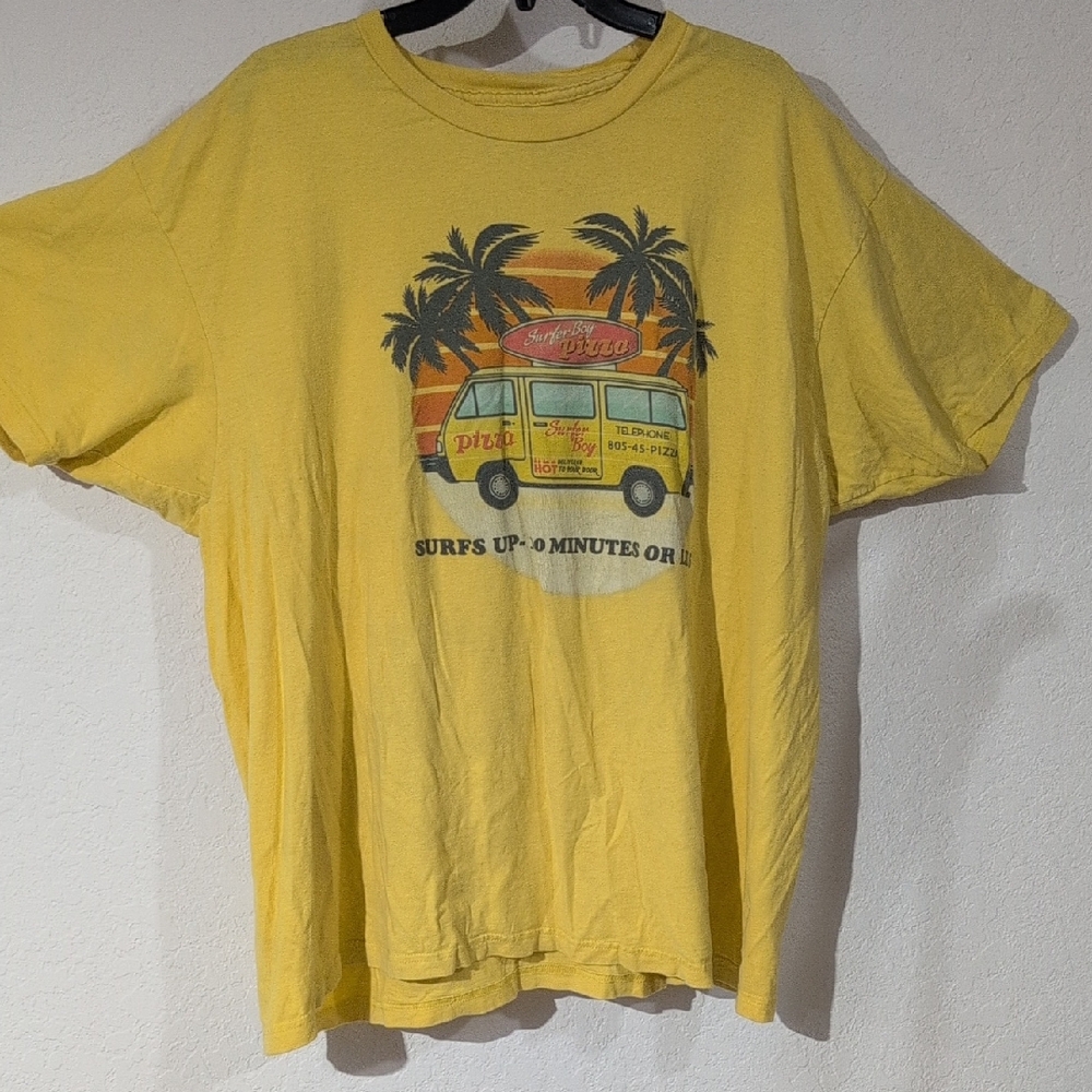 Netflix Stranger Things 3XL Yellow Surf Van Graphic Tee